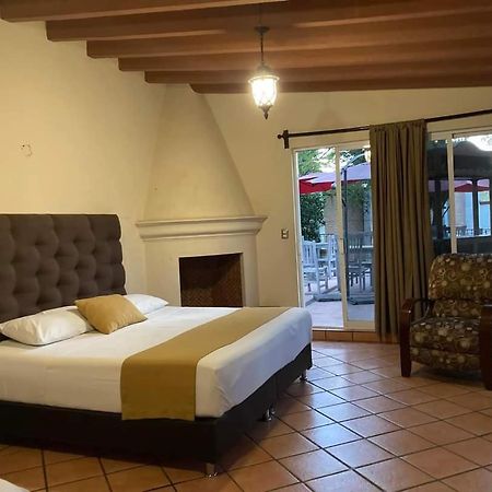 Hotel Maria Emilia Cuernavaca Amatitlán Buitenkant foto